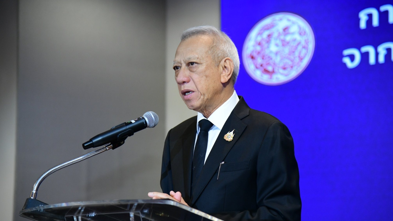 “พิพัฒน์” ขออย่าบิดเบือนกล่าวหา แจงนั่งบิสซิเนสคลาสชั้นธุรกิจเท่านั้น