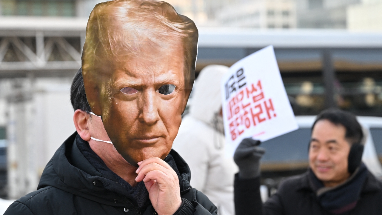 "ทรัมป์" สั่งขึ้นภาษีสินค้านำเข้าเกาหลีใต้เป็น 25% อ้างดีลการค้าล่าช้า ฉุดหุ้นกลุ่มยานยนต์ร่วง