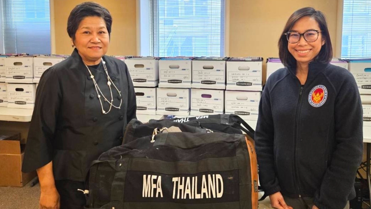 สถานกงสุลไทยในนครนิวยอร์ก จัดส่งซองบรรจุบัตรเลือกตั้ง สส.นอกราชอาณาจักรทางไปรษณีย์กลับเมืองไทย