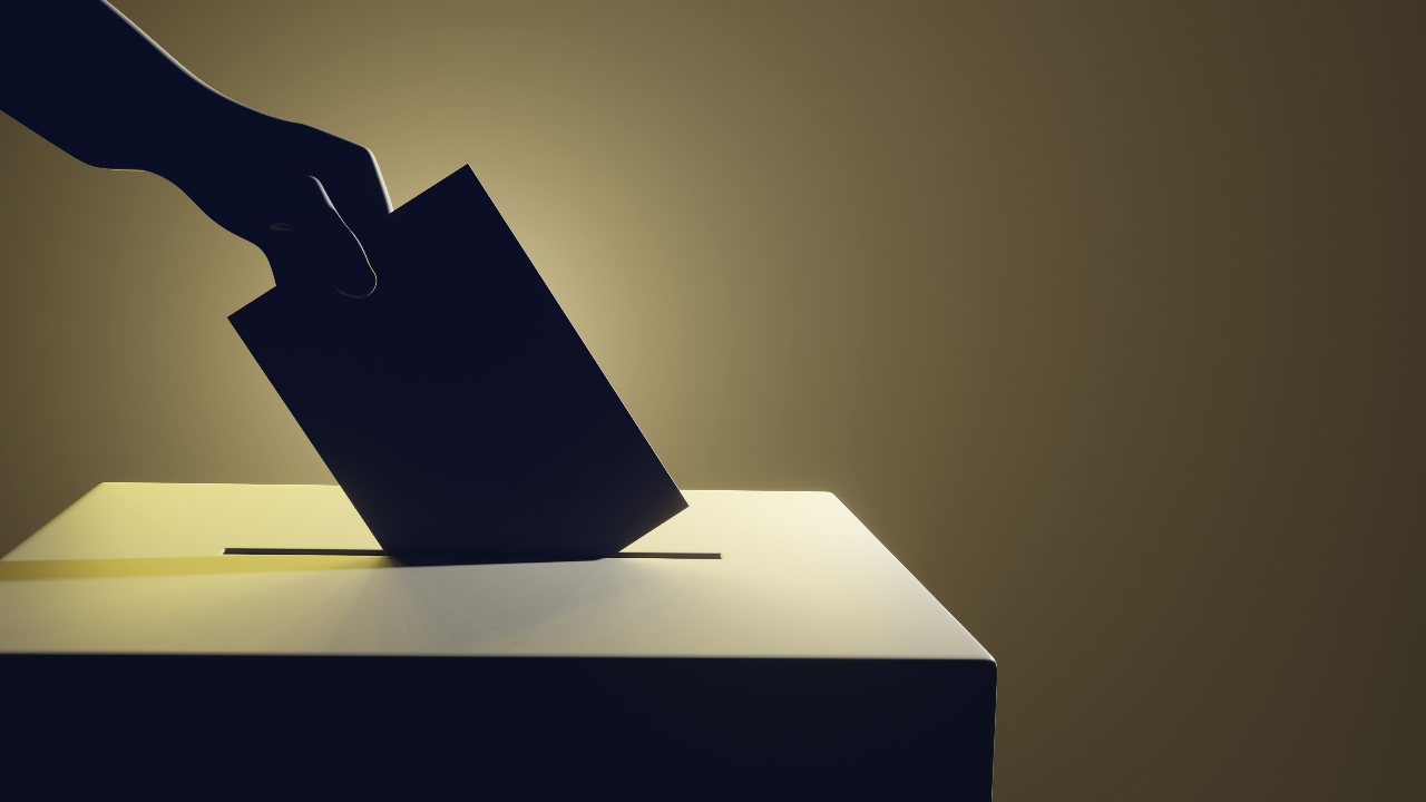 ไขข้อสงสัย เลือกตั้งต้องอายุเท่าไหร่ เปิดคุณสมบัติผู้มีสิทธิเลือกตั้ง 2569