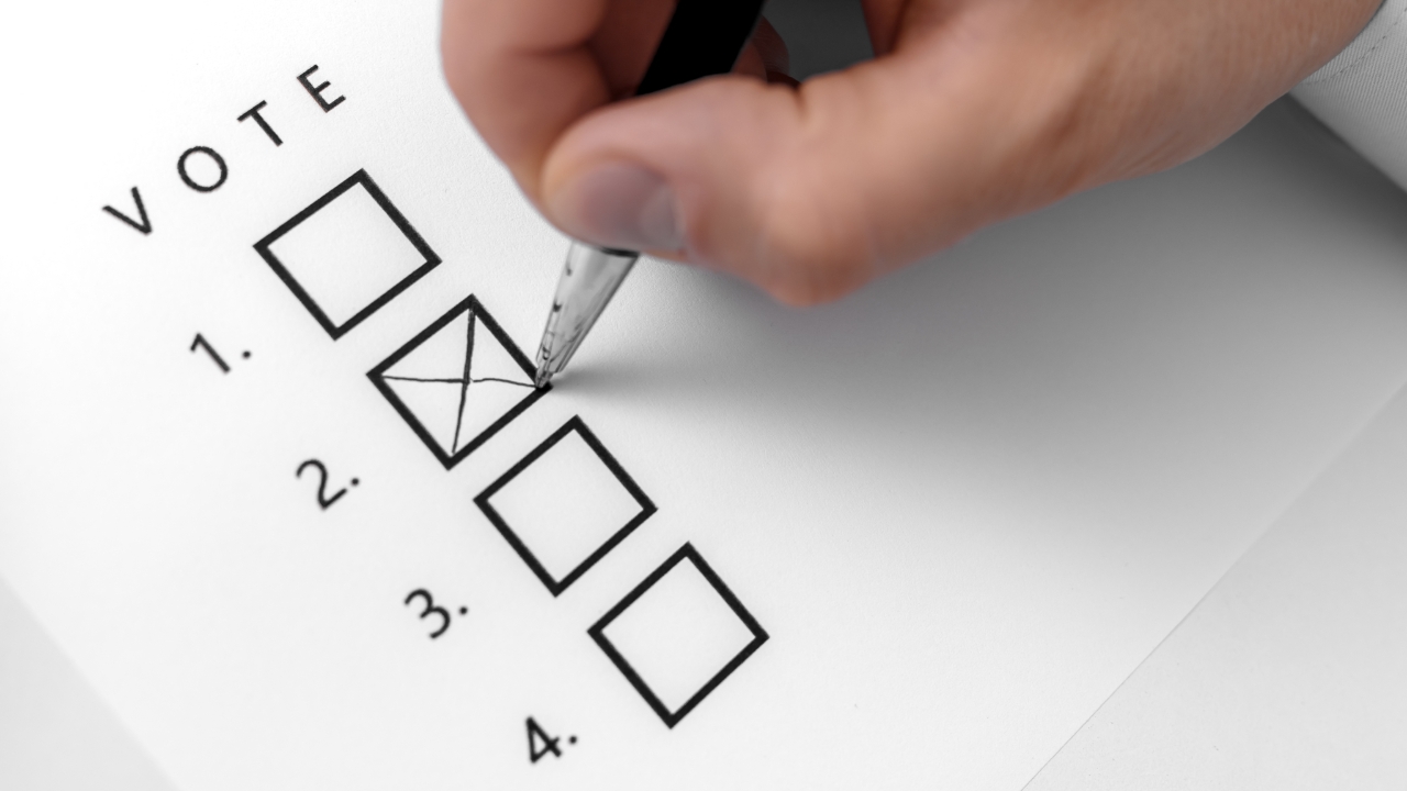 ข้อควรรู้ วันเลือกตั้ง 2569 ใช้ปากกาสีอะไร ต้องเตรียมปากกาไปเองไหม