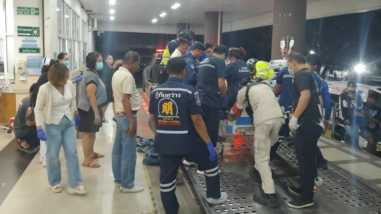 ระดมช่วย "ผู้ป่วยวิกฤต" หนักกว่า 260 กก. ส่งรักษาตัวด่วน หลังหัวใจวายเฉียบพลัน