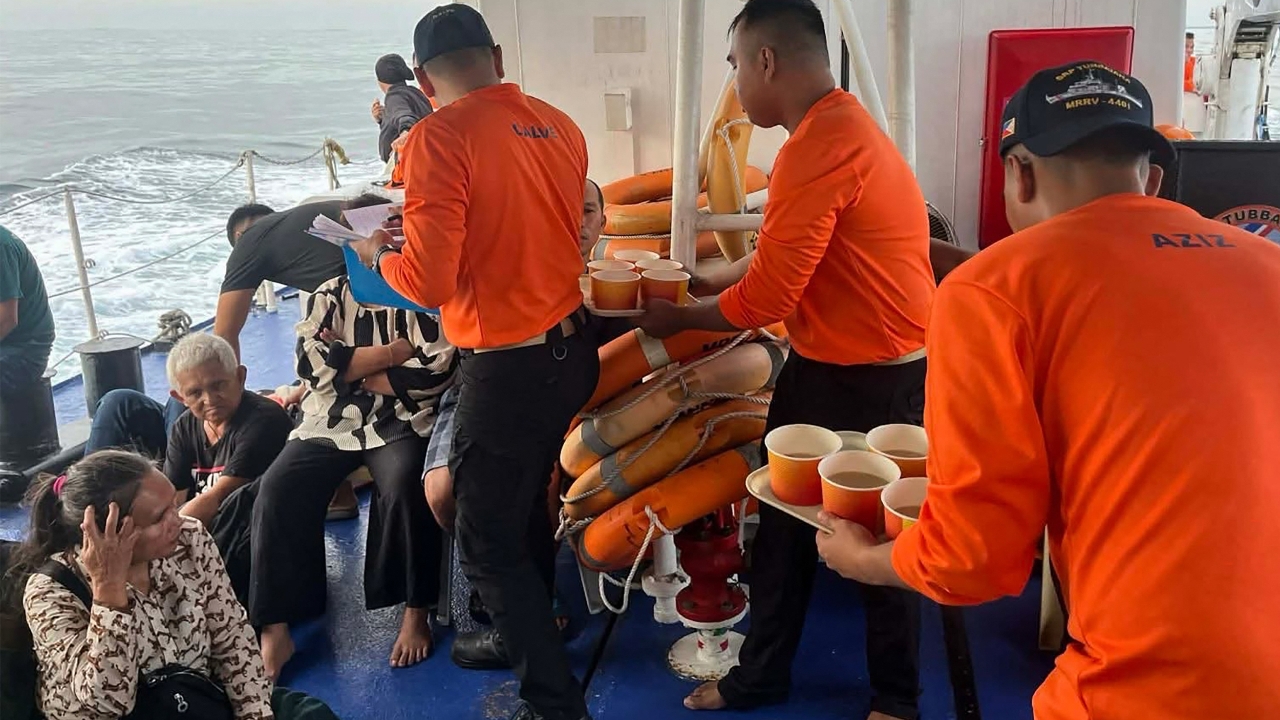 เรือเฟอร์รีฟิลิปปินส์ พร้อมผู้โดยสาร 342 คน ประสบเหตุล่มกลางดึกในทะเลทางตอนใต้ของฟิลิปปินส์