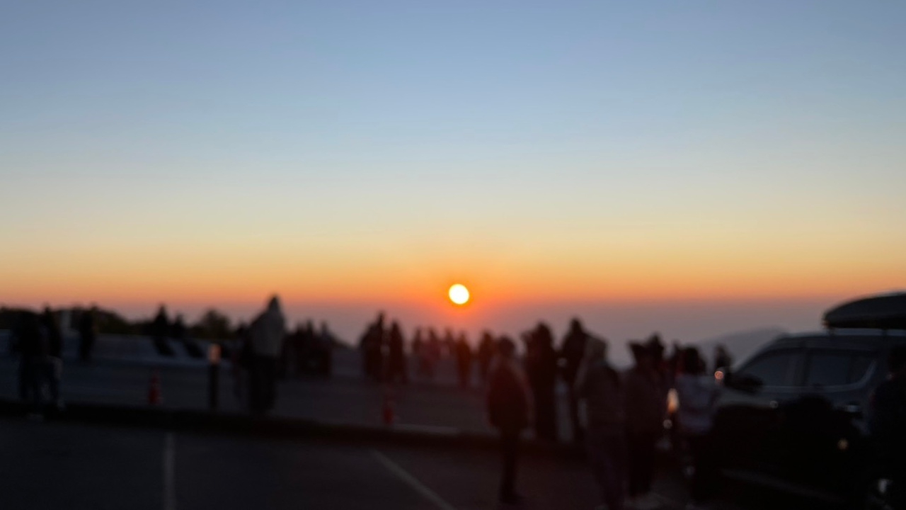 "ดอยอินทนนท์" อากาศหนาว เช้านี้อุณหภูมิต่ำสุด 1 องศาฯ เกิดเหมยขาบต่อเนื่อง