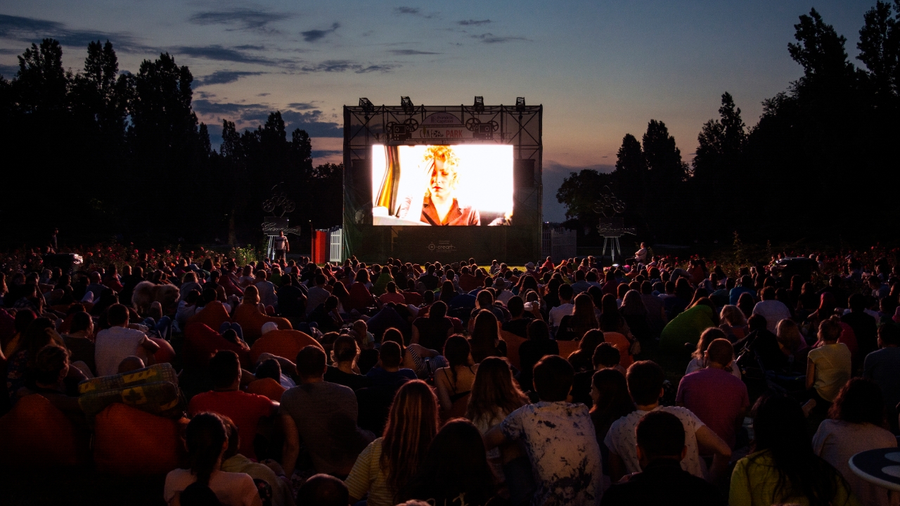 เกษตรแฟร์ 2569 เช็กตารางฉาย "หนังกลางแปลง" ชมฟรี 9 คืน 9 เรื่อง