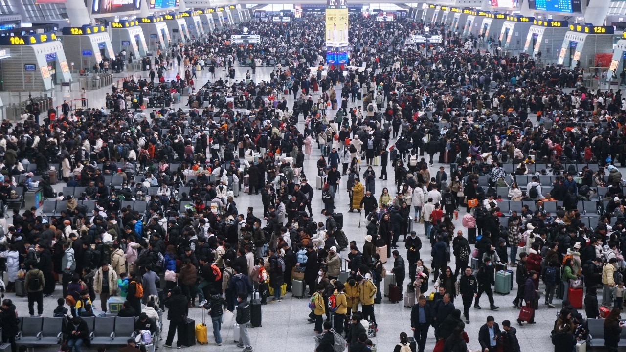 จีนเปิดฉากฤดูกาลเดินทางตรุษจีน คาดมีการเดินทางรวม 9.5 พันล้านเที่ยว ตลอดวันหยุดยาว 9 วัน