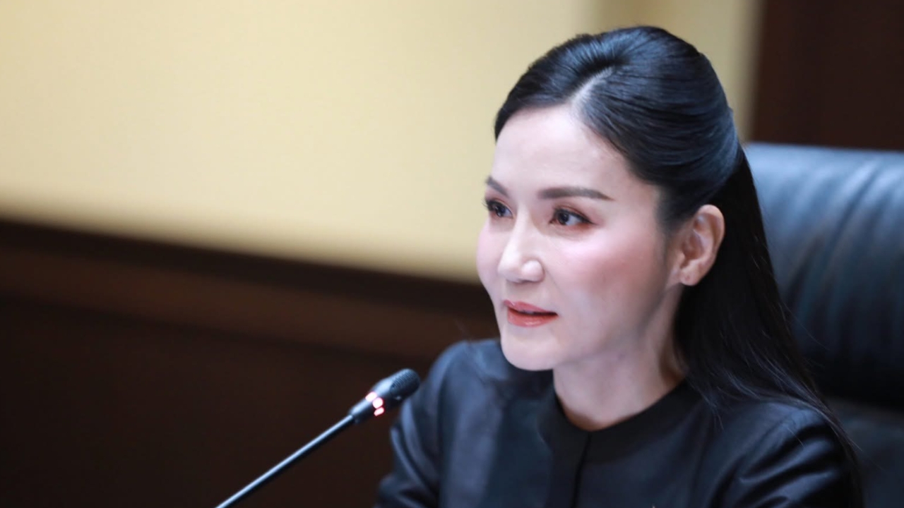 “นฤมล” ร่วมพิธีพระราชทานน้ำหลวงอาบศพ ผอ.โรงเรียนพะตงฯ พร้อมเยี่ยม นร.บาดเจ็บ