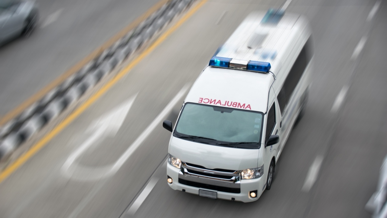 ขอทางให้รถพยาบาล ถ.กาญจนวนิช เลี่ยงเข้าพื้นที่ รร.พะตงประธานคีรีวัฒน์ หาดใหญ่