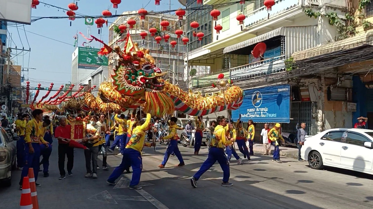 เริ่มแล้ว "ตรุษจีนปากน้ำโพ" จัดใหญ่ 12 วัน 12 คืน คอหวยไม่ลืมส่องเลขประทัดลุ้นโชค