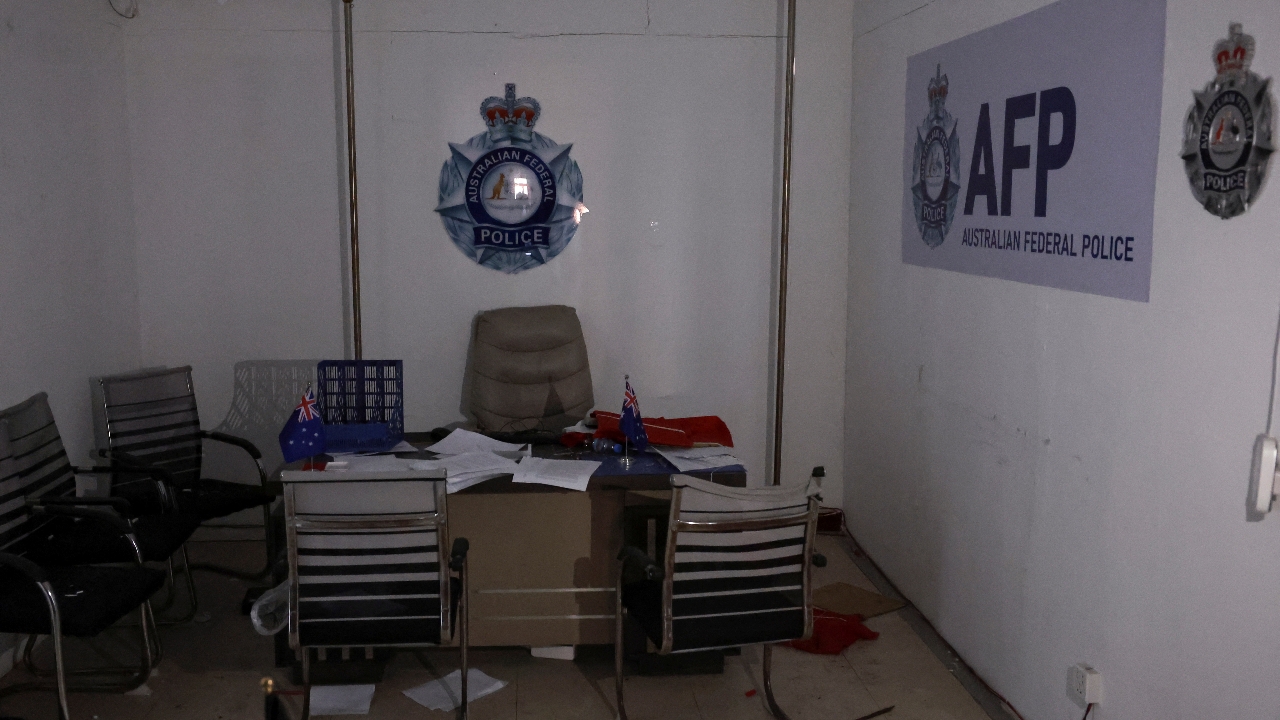 รอยเตอร์เปิดโปงฐานสแกมเมอร์ร้างในกัมพูชา พบจัดฉากเหมือนธนาคารและโรงพัก