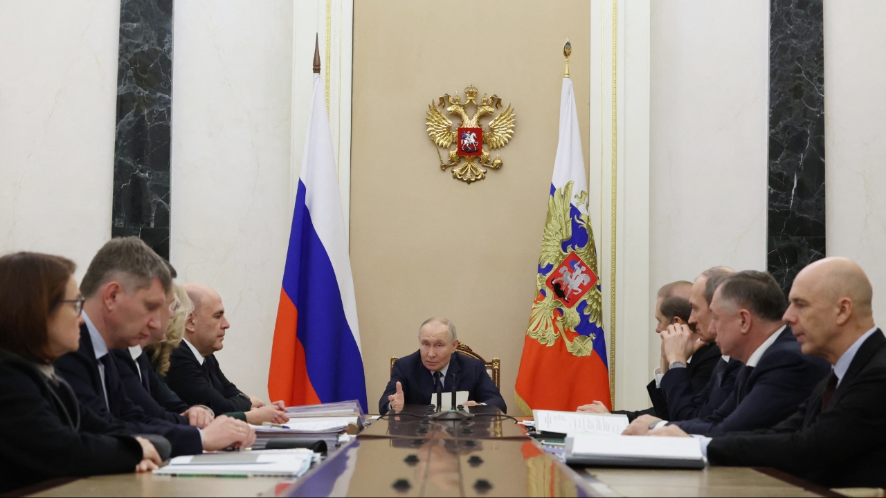 "ปูติน" เผยศก.รัสเซียปีที่ผ่านมาโตชะลอตัว เงินเฟ้อขยายตัวหลังปรับโครงสร้างภาษี แต่คาดกระทบระยะสั้น