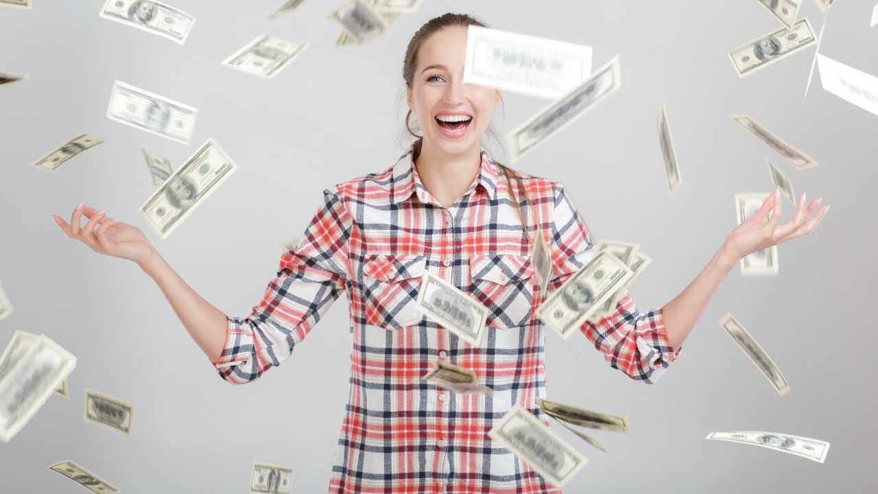 สีเสื้อมงคลวันหวยออก 16/2/69 หวยออกวันจันทร์ ใส่เสื้อสีอะไรเสริมโชคลาภ