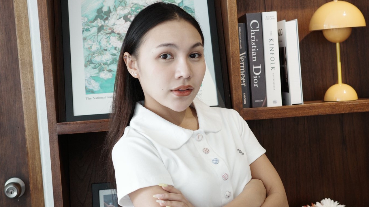 ลิลลี่ ได้หมดถ้าสดชื่น ลงคลิปใส่บิกินี่ แต่เจอแซะหน้าขาวกว่าคอ ลั่นไม่ต้องมาว่า รู้ตัวดี