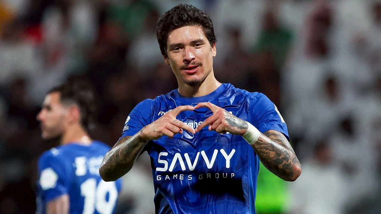 Dropped at Saudi Club! Rumors Strong that 2 Premier League Giants Eye Nunezs Return