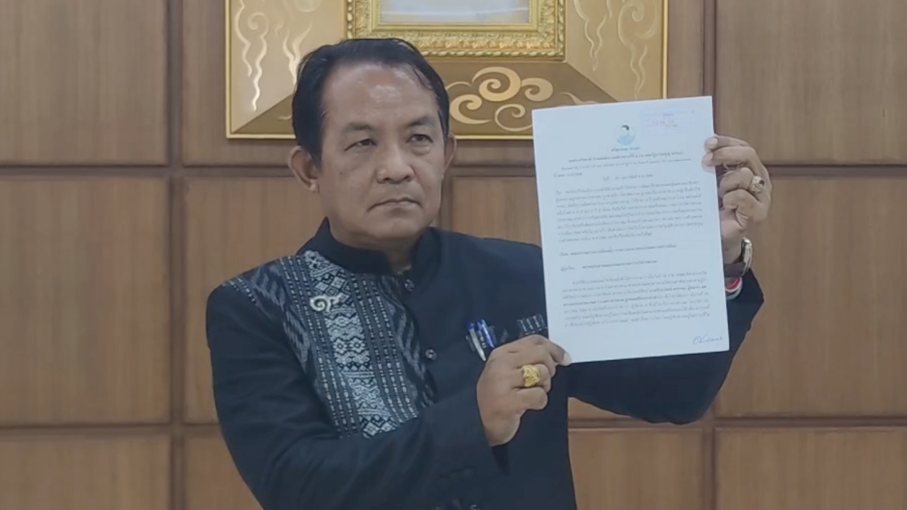 “ศรีสุวรรณ” จี้ กกต. ยื่นยุบ ปชน. เหตุผู้สมัคร สส. ถูกตัดสินคดีข่มขืน ส่อผิด พ.ร.ป.พรรคการเมือง