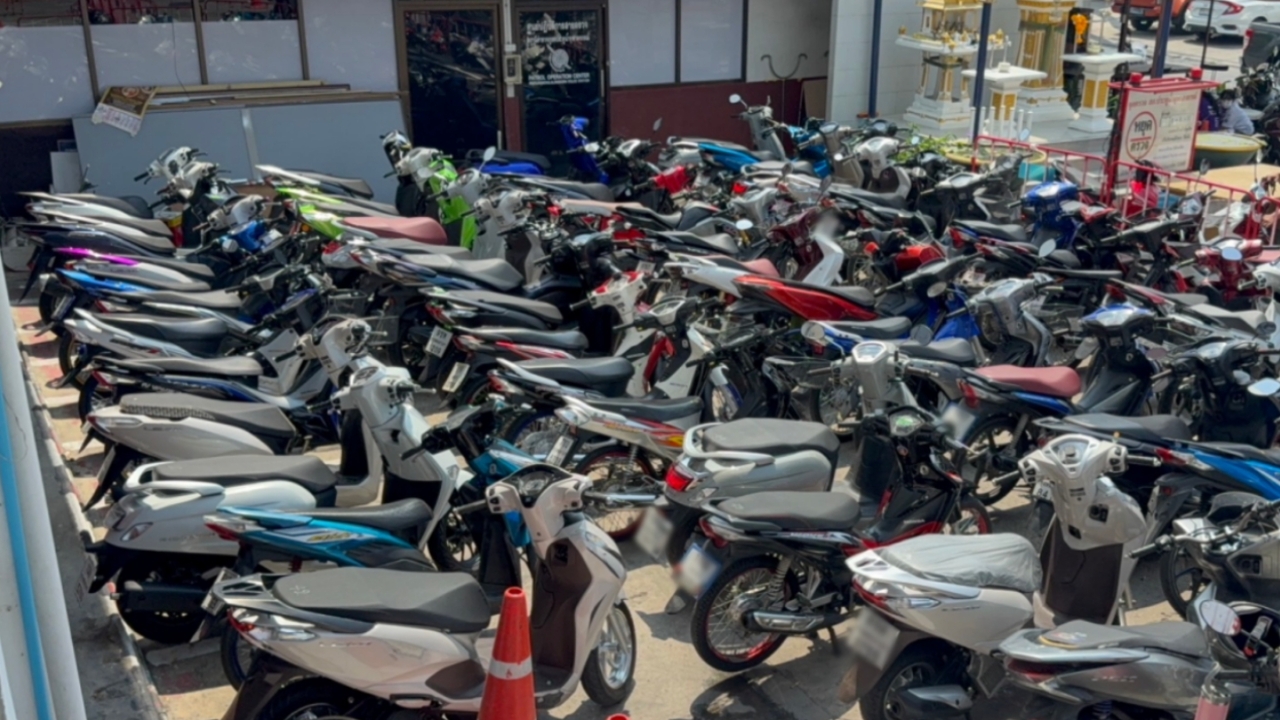 เปิดปฏิบัติการฟ้าสาง ตร.ล้อมจับแก๊งเด็กแว้น 79 คน ยึดรถ 58 คันหน้าหมู่บ้านดัง