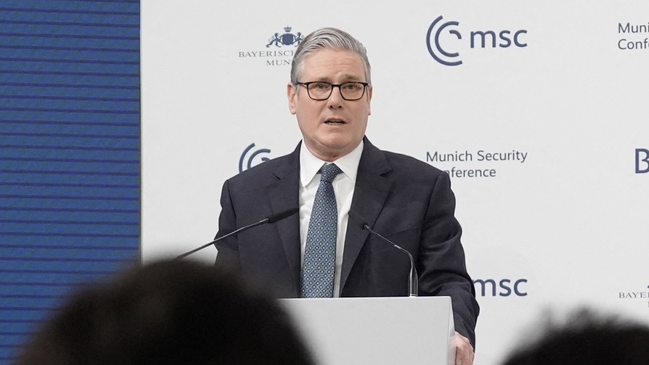 นายกฯ UK เผย จะส่งเรือรบไปอาร์กติก ลั่นยุโรปต้องพร้อมต่อสู้