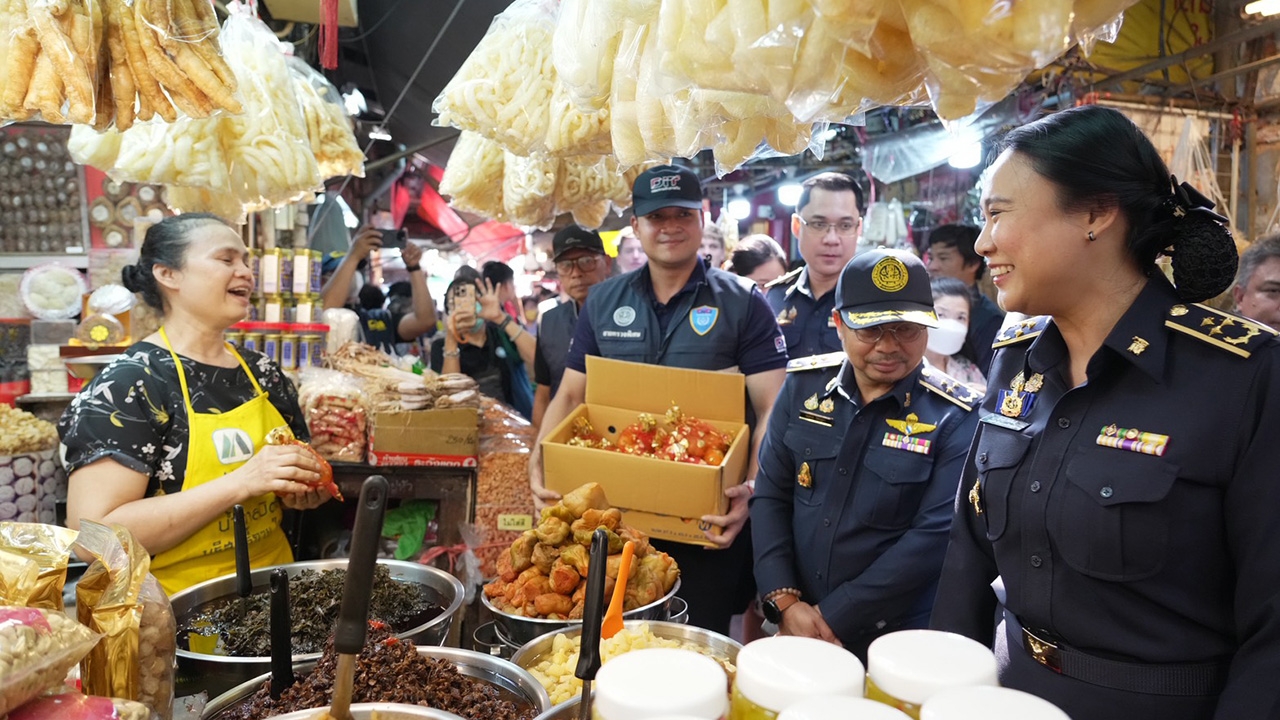 "พาณิชย์" คุมเข้มราคาสินค้าของไหว้ ลุยตรวจเครื่องชั่งร้านทอง ช่วงเทศกาลตรุษจีน 2569
