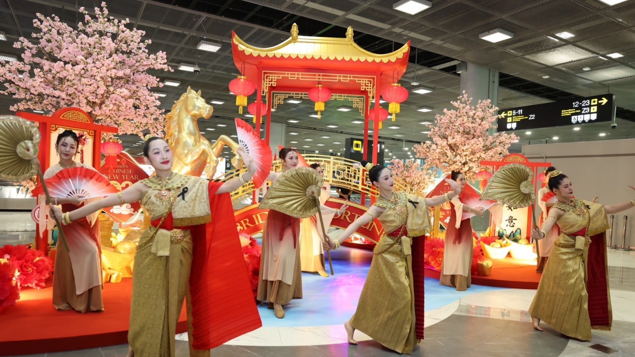 ตรุษจีน 2569 คึกคัก "นักท่องเที่ยวจีน" กว่า 4 แสนคน บินเข้ามาเที่ยวประเทศไทย