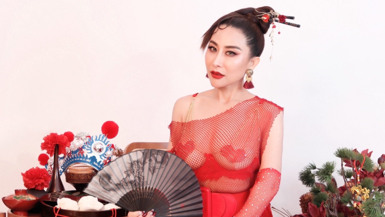 Lala Ponglangsaon Stuns in a Spicy Chinese Look, Flaunts Stunning Figure, Fans Flood Social Media with Praise