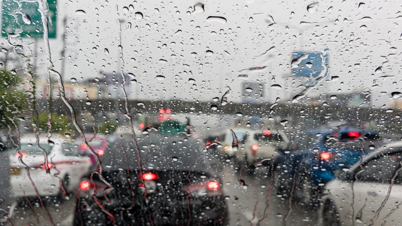 สภาพอากาศวันนี้ กรมอุตุนิยมวิทยา เปิดรายชื่อจังหวัด ยังมีโอกาสเจอ "ฝนตก"