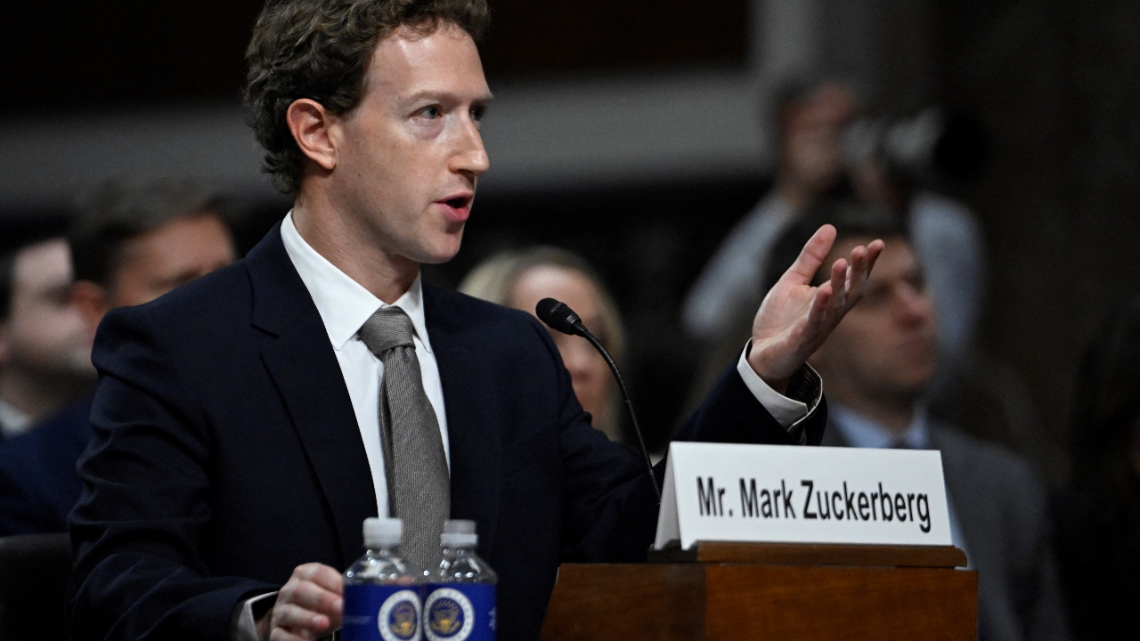 "มาร์ก ซักเคอร์เบิร์ก" เตรียมขึ้นให้การศาลคดี "โซเชียลมีเดียทำเด็กเสพติดงอมแงม"