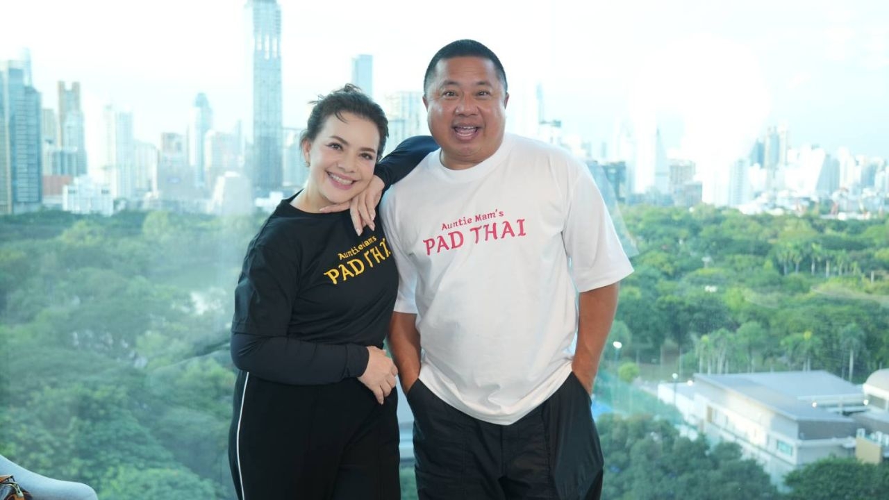 หนูแหม่ม–บ๊อบบี้ เปิดสูตรรัก 35 ปี อยู่ทน ทนอยู่ แต่ไม่เคยปล่อยมือกัน!