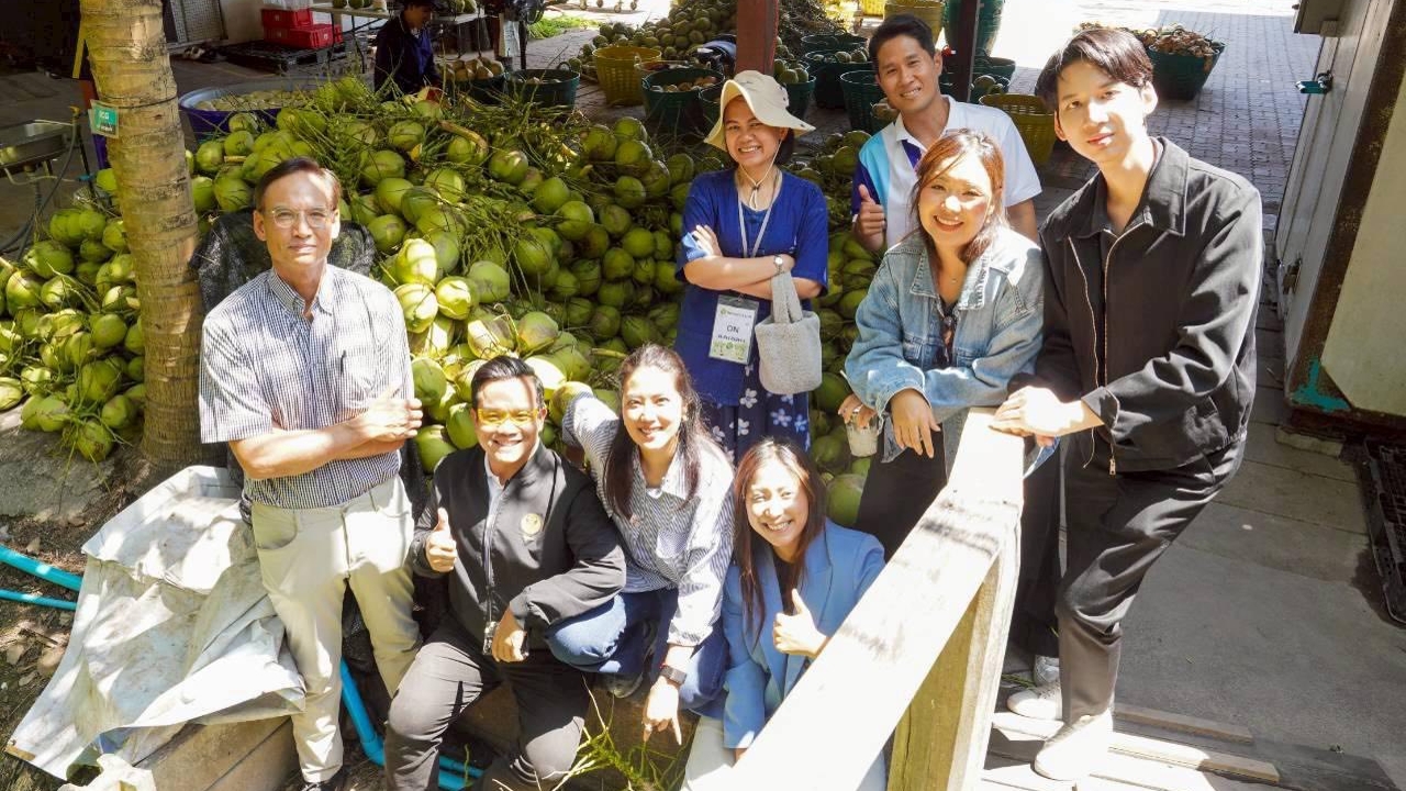 “กรณ์” เรียกร้องต้องปรับโครงสร้าง แก้วิกฤตราคามะพร้าวตกต่ำ