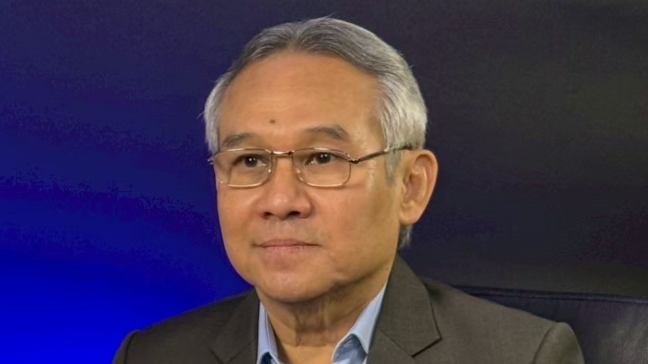 “สุรเดช” จี้ รัฐบาลวางยุทธศาสตร์อย่างระมัดระวัง ไม่เอนเอียงฝ่ายใด