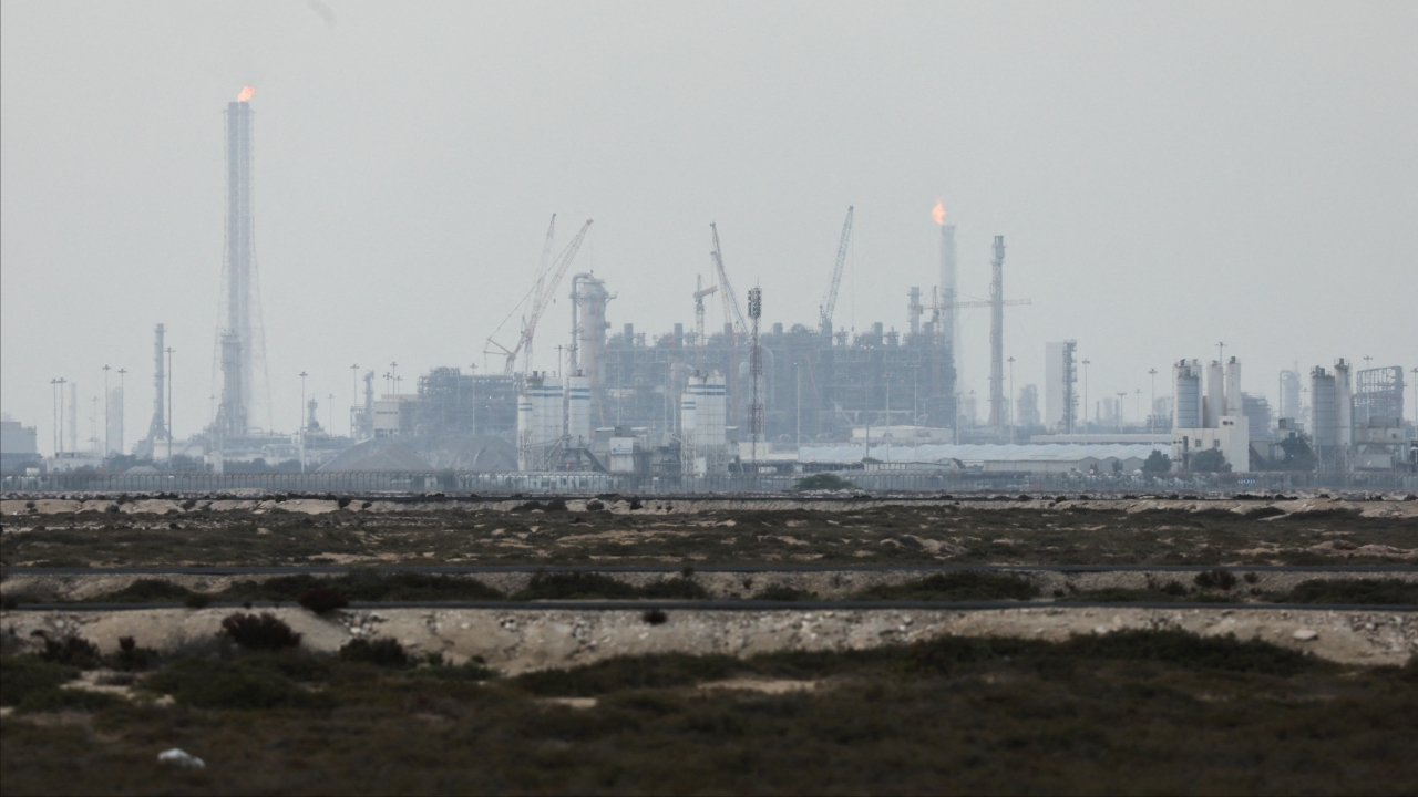 QatarEnergy ของกาตาร์ สั่งหยุดผลิตก๊าซ LNG หลังอิหร่านโจมตีโดนโรงงาน