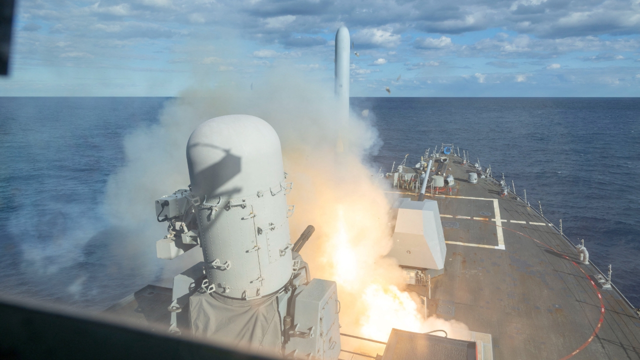 ทรัมป์โว จมเรือรบอิหร่านแล้ว 9 ลำ ทำลายฐานกองทัพเรือเกือบหมด