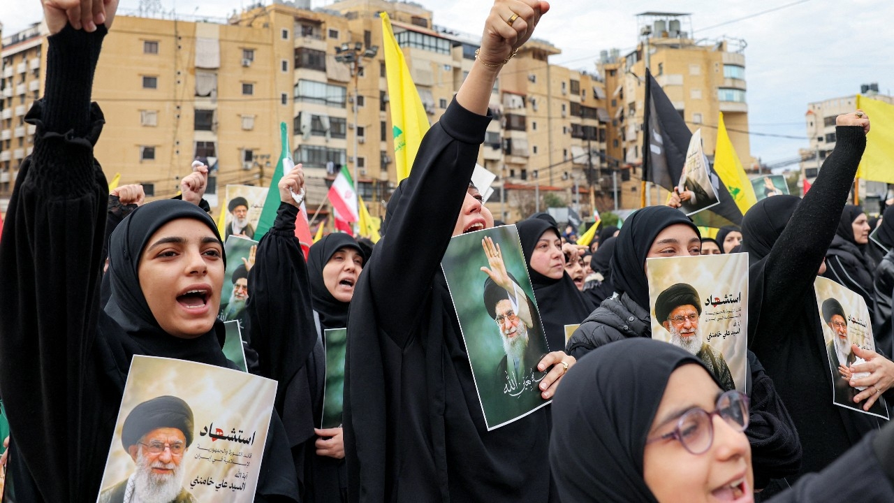 อิสราเอลถล่มเลบานอน ตอบโต้ "ฮิซบอลเลาะห์" ยิงขีปนาวุธแก้แค้นแทนผู้นำสูงสุดอิหร่าน