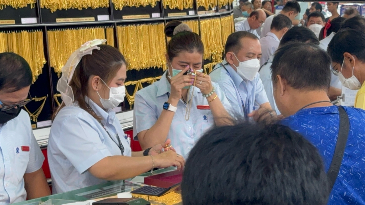 เยาวราชแตก คนแห่ซื้อ-ขายทองคึกคัก นักลงทุนเชื่อ มีสิทธิ์แตะ 90,000 บาท