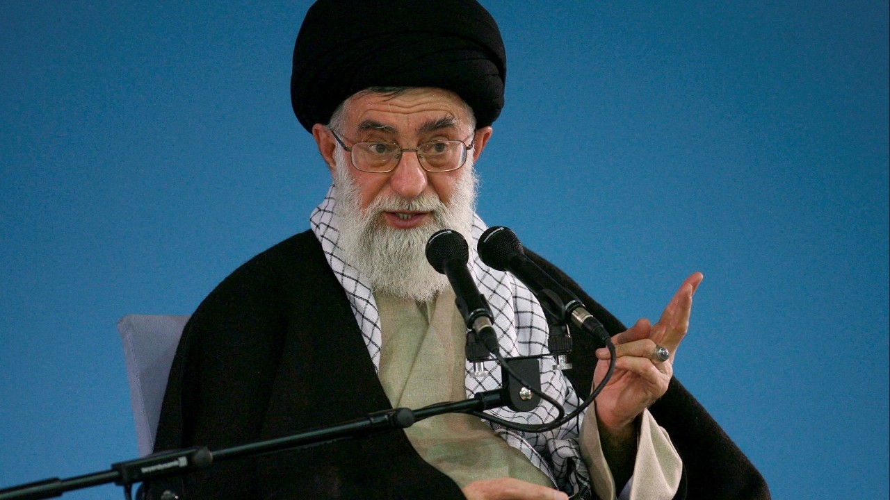 ด่วน! สื่ออิหร่านยืนยัน “อยาตอลเลาะห์ อาลี คาเมเนอี” เสียชีวิตแล้ว หลังถูกโจมตีครั้งใหญ่