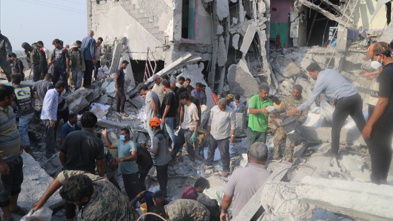 สื่ออิหร่านอ้าง นักเรียนหญิงดับแล้ว 108 ศพ หลังโรงเรียนโดนโจมตี