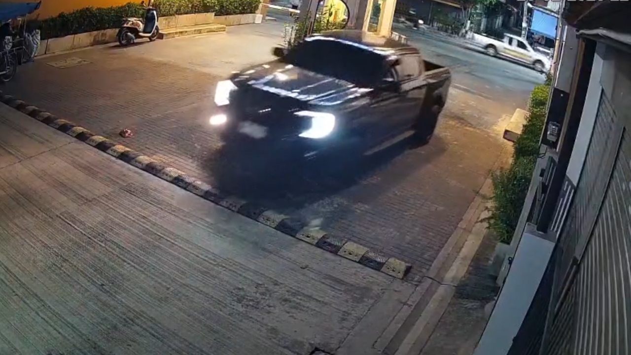 ตำรวจคุมตัวสอบเข้ม 4 ชาวต่างชาติ ผู้ต้องสงสัยคดีอุกอาจ ปล้นตู้เซฟหนุ่มอังกฤษ 2 ล้าน