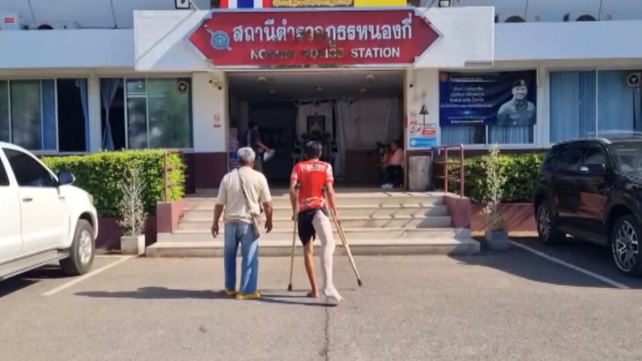 3 วัยรุ่นบุรีรัมย์ ร้องตำรวจ หลังโดนกระบะไล่ยิง-พุ่งชน จยย.จนล้ม หวั่นคดีไม่คืบ