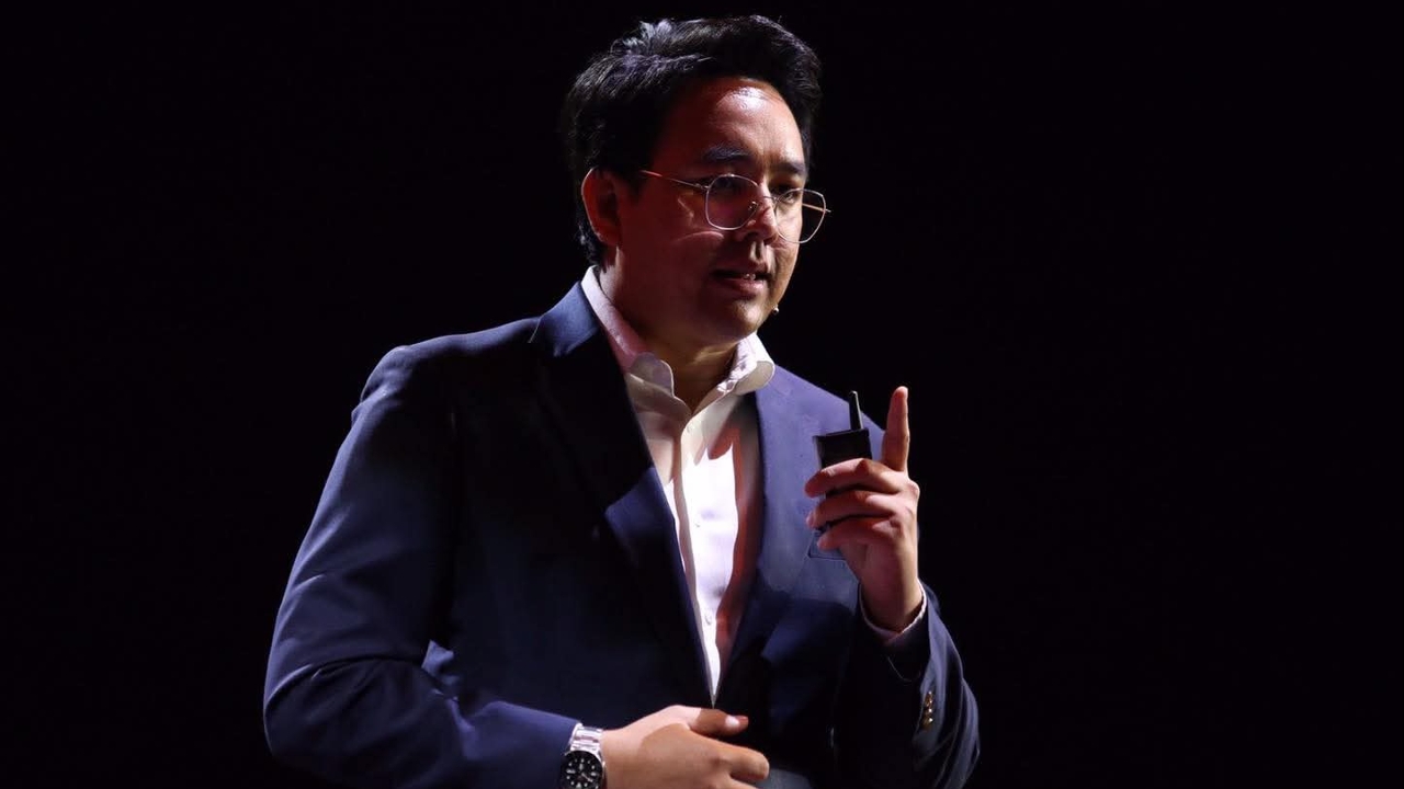 พรรคประชาชนเรียกร้องรัฐบาล พูดให้ชัดมีน้ำมันสำรองต่ำกว่าคาด ต้องเริ่มประหยัดไฟฟ้า - น้ำมัน