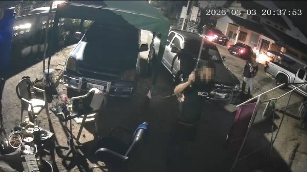 ซ่อมรถไม่ถูกใจ หนุ่มควงมีดฟันช่างซ่อม จยย. หัวแบะ หูเกือบขาด