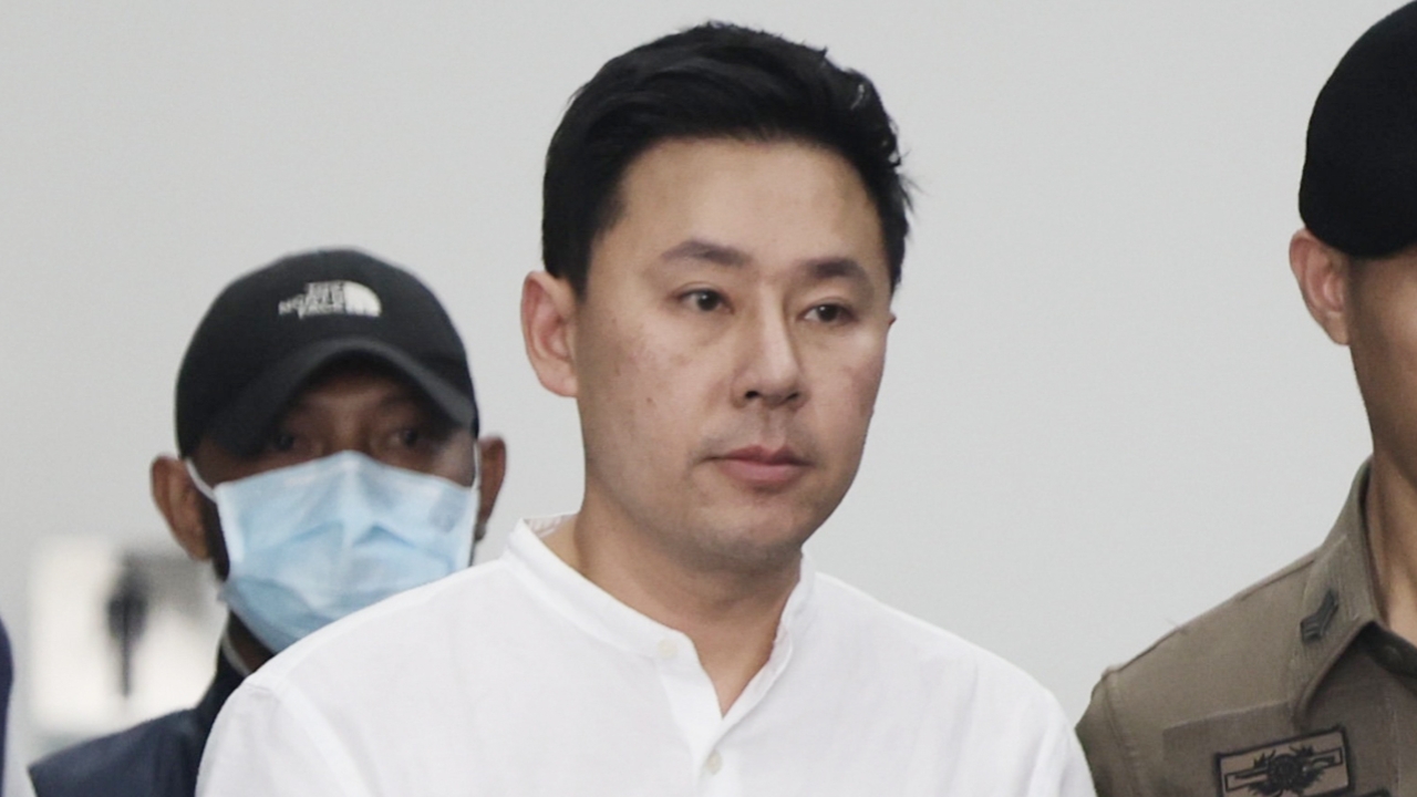 ศาลแพ่งสั่งอายัดทรัพย์ 74 ล้าน “ทนายตั้ม-ภรรยา” จนกว่าคดีจะถึงที่สุด