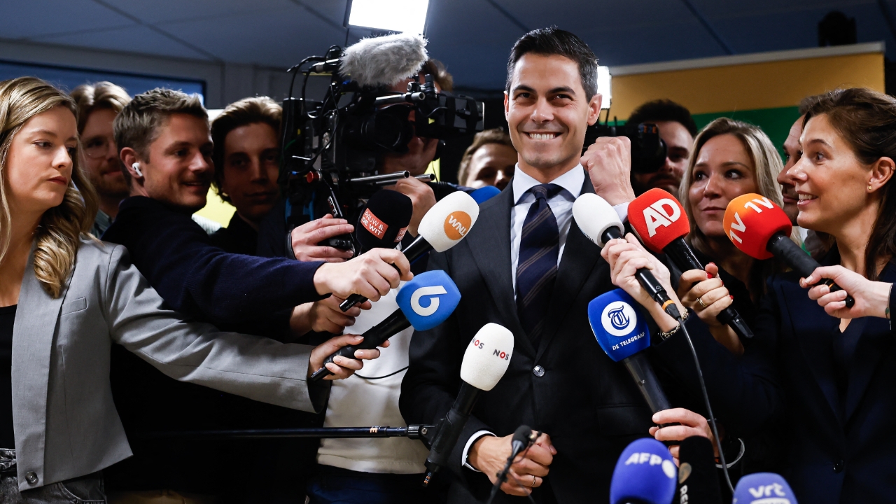  "ร็อบ เยตเทน" สาบานตนรับตำแหน่งนายกฯ หนุ่มหล่ออายุน้อยที่สุดในประวัติศาสตร์เนเธอร์แลนด์