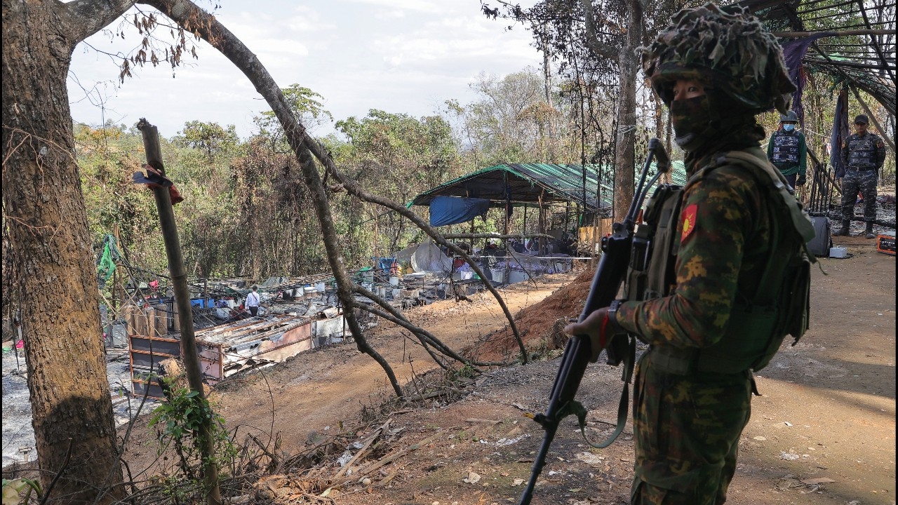 กองทัพเมียนมาทิ้งระเบิดถล่มตลาดรัฐยะไข่ สังเวยพลเรือน 18 ศพ รวมไปถึงเด็ก 4 ศพ