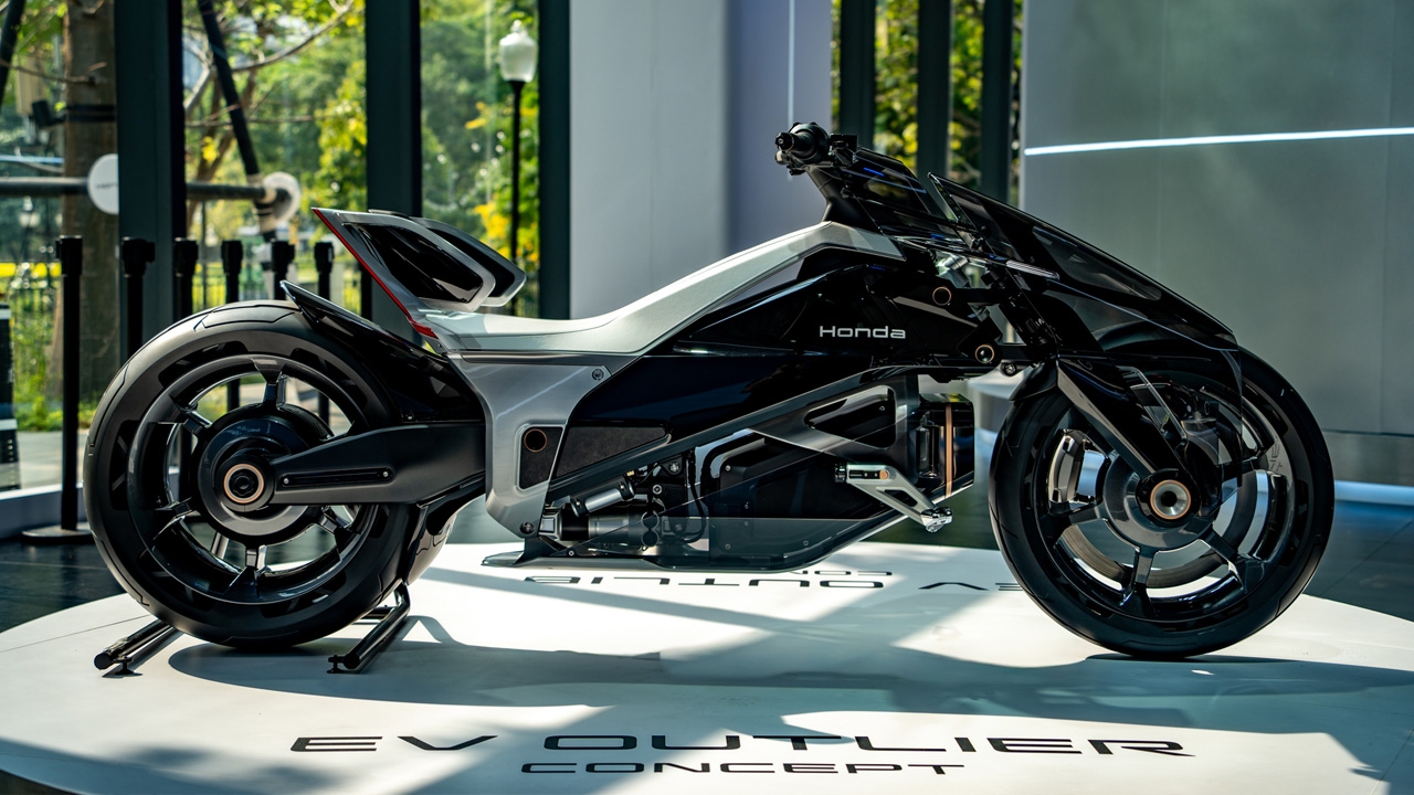 ชวนไปดู EV Outlier มอเตอร์ไซค์ไฟฟ้าต้นแบบจากฮอนด้าที่มาจัดแสดงในไทยแล้ว