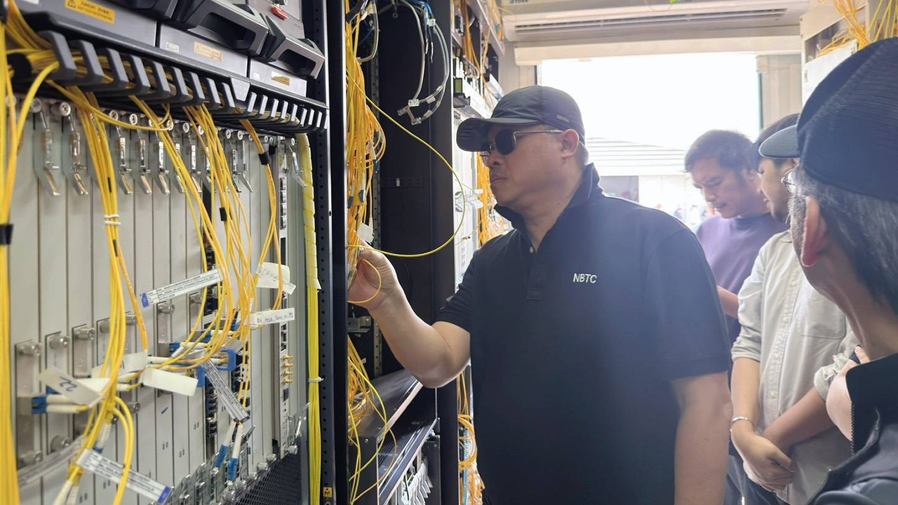 กสทช. บุกสระแก้ว ตรวจลอบใช้เน็ตข้ามแดนไปกัมพูชา หลังพบ IP โยงแก๊งคอลเซ็นเตอร์