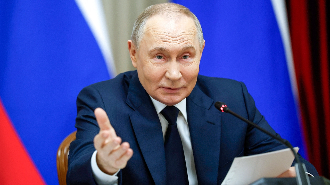 ปูตินชี้ ใครเป็นเจ้าของกรีนแลนด์ "ไม่ใช่เรื่องของรัสเซีย" ประเมินมูลค่าอาจสูงถึง 1 พันล้านดอลลาร์