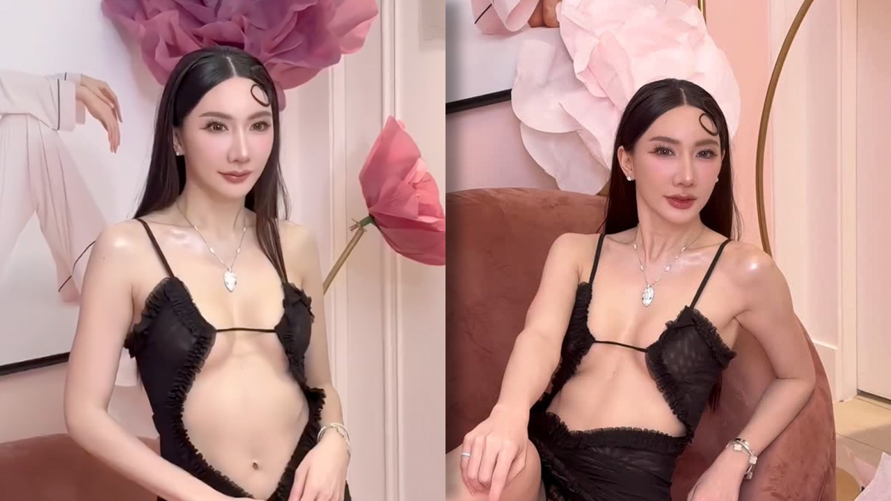 เบนซ์ พริกไทย เปิดภาพเซ็กซี่ ชุดแหวกอกผ่าลึกถึงสะดือ อวดหุ่นแซ่บสุดเป๊ะปัง