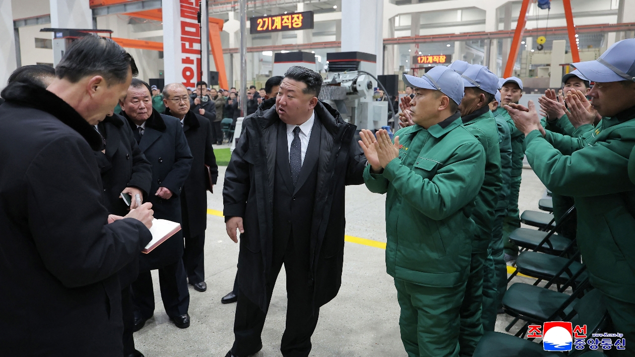 "คิม จองอึน" สั่งปลดฟ้าผ่า รองนายกฯ กลางงานพิธีเปิดโรงงาน เซ่นปัญหาโครงการปรับปรุงเครื่องจักร