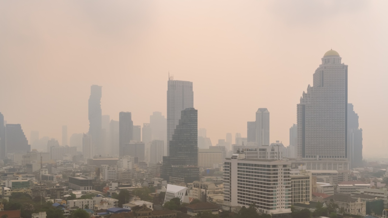 เตือนคนกรุง ค่าฝุ่น PM 2.5 วันนี้ เกินมาตรฐาน เริ่มกระทบสุขภาพ 14 พื้นที่
