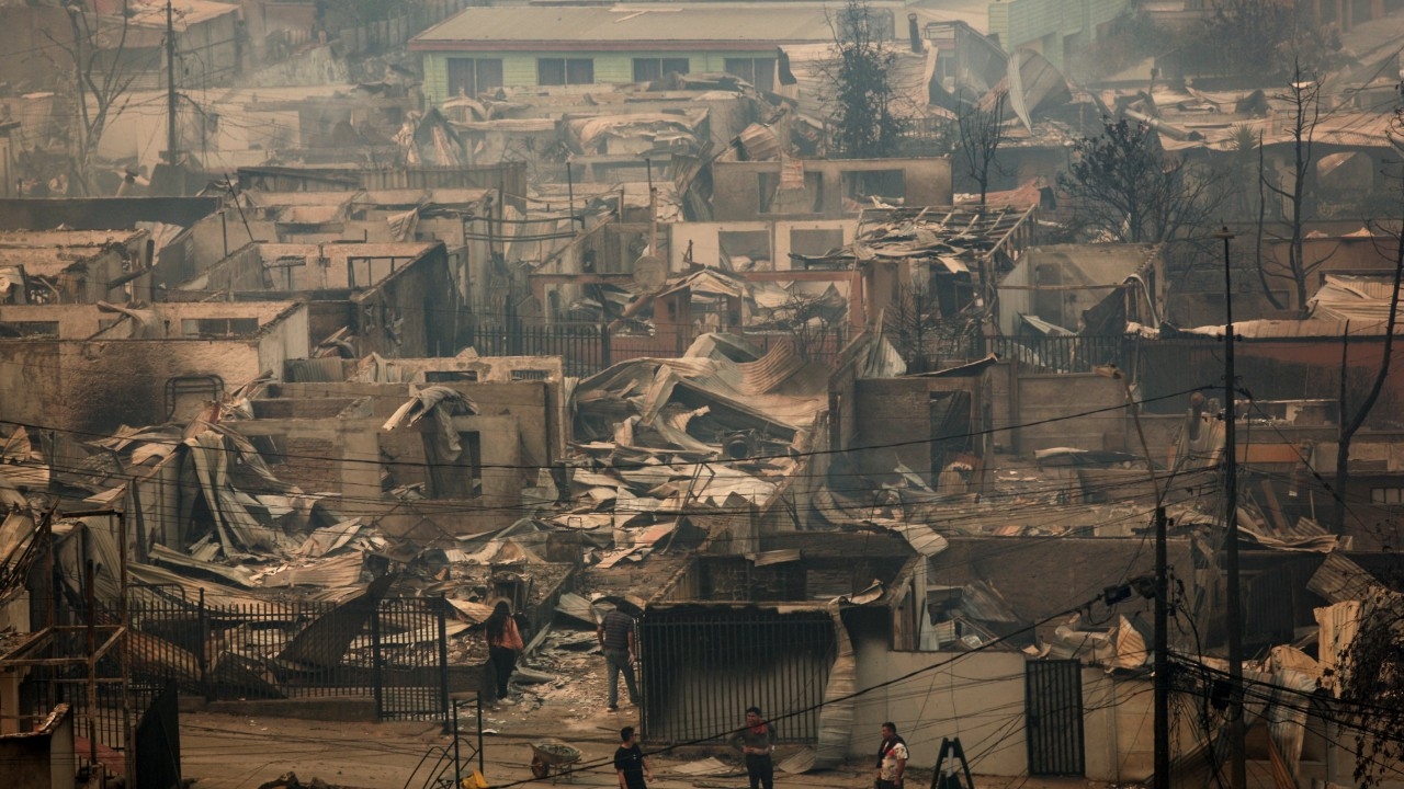 ไฟป่าชิลีลามหนัก ดับแล้ว 16 ศพ อพยพ 20,000 คน รบ.ประกาศภาวะหายนะ