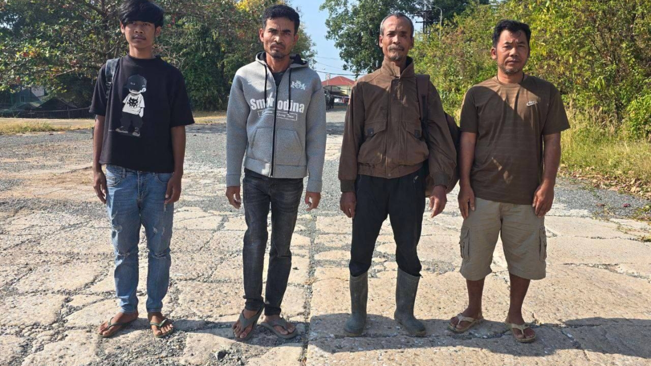 กัมพูชาบุกสถานทูตไทยในพนมเปญ ยื่นหนังสือประท้วงกองทัพเรือไทยเข้ายึดเรือ-จับชาวประมงกัมพูชา 4 คน